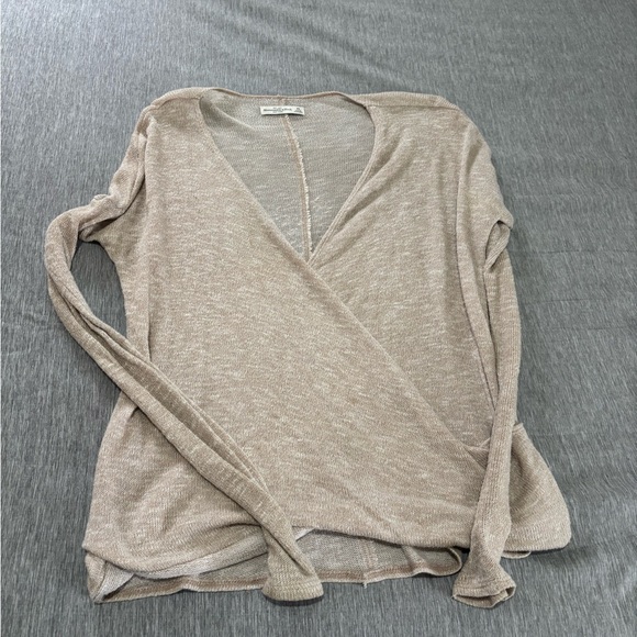 Abercrombie & Fitch Light Beige wrap sweater in XS. - Picture 7 of 8